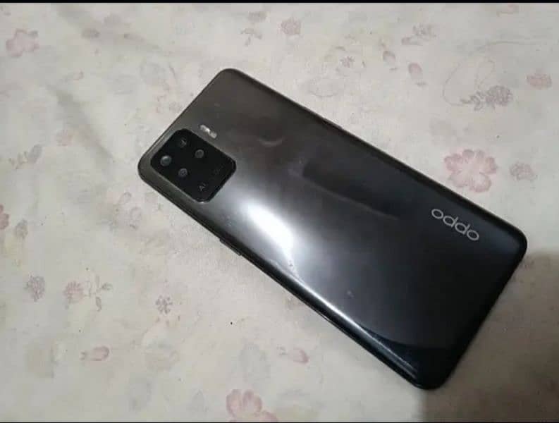 oppo f . 19 pro box hai or mobile hai charger ni h original hai 1