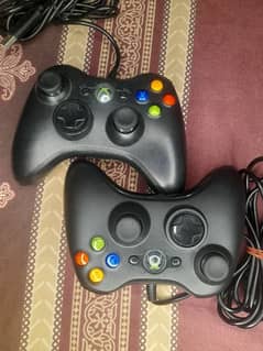 XBOX CONTROLLERS IN A NEW COBDITION ONLY 20 DAYS USED