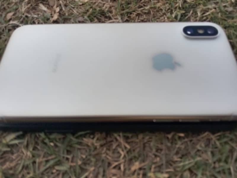 i phone x orignal with orignal charger urgent sale 6