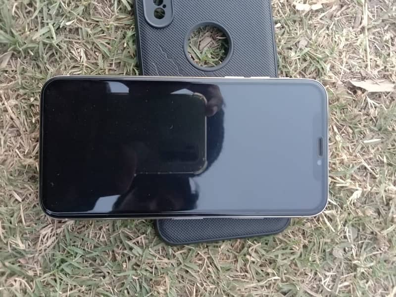 i phone x orignal with orignal charger urgent sale 7