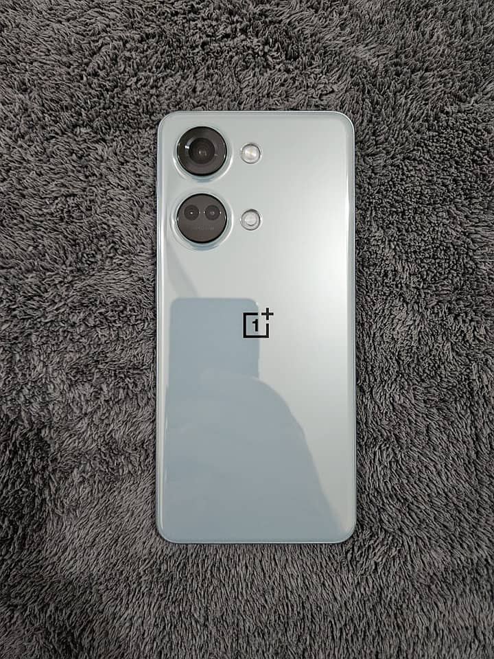 OnePlus Ace 2v 1