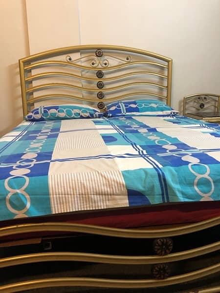 queen size bed with mattress 2