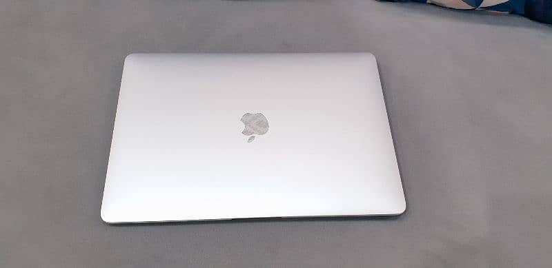 Apple MacBook Air A1932 core i5 2018 16GB RAM,512GB SSD Flash 1