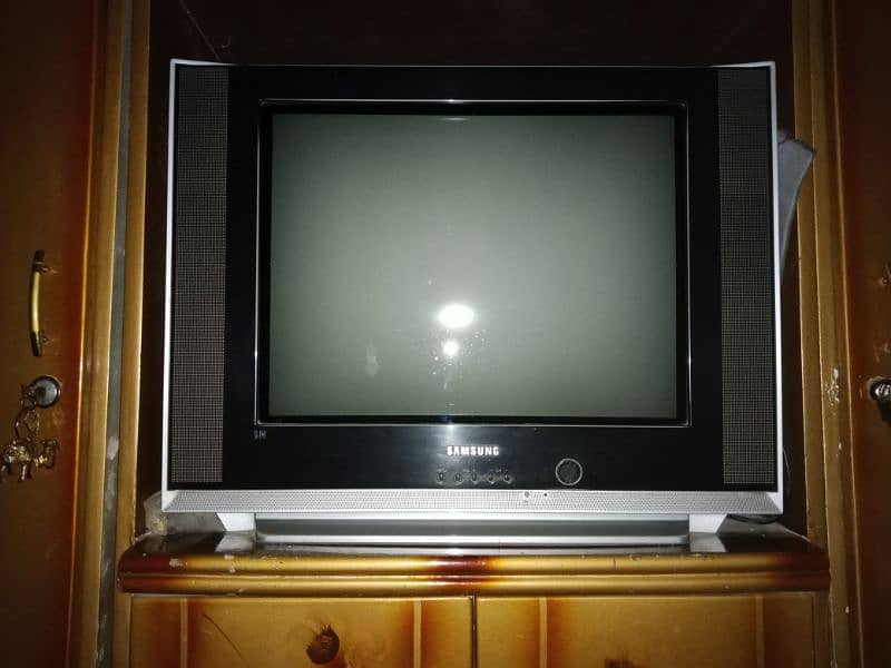 Samsung slim model Tv in good condition 0