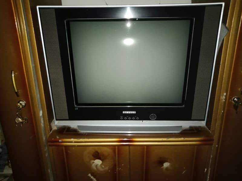 Samsung slim model Tv in good condition 1