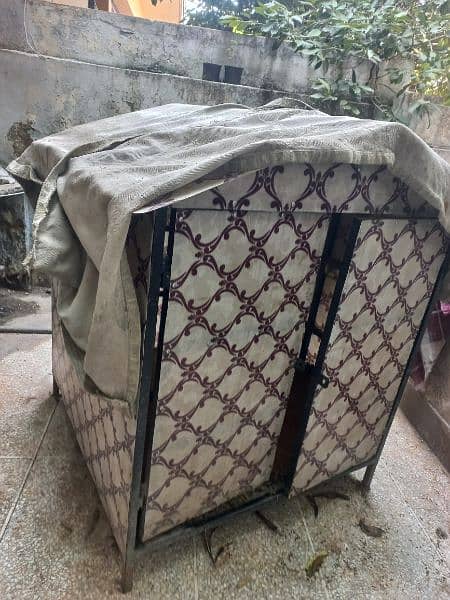 Almost New Dog House for Sale 0