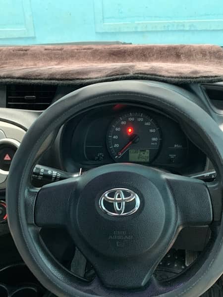 Toyota Vitz 2015 2