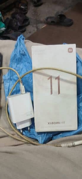 xiaomi 11 T  okay   8 256 gb 4