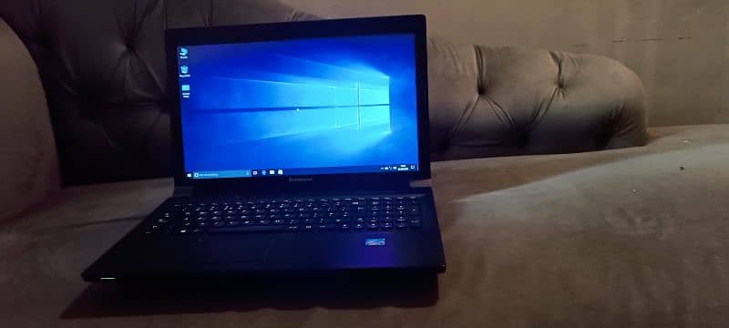 lenovo laptop 10 by 10 15.6 display i3 3rd gen 1