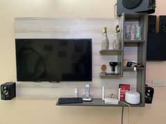 WALL MOUNT & TV CONSOLE (LED 40 INCH)