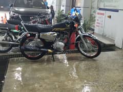 Honda 125 selfstart special edition 2021/22 sirf 2000km chala