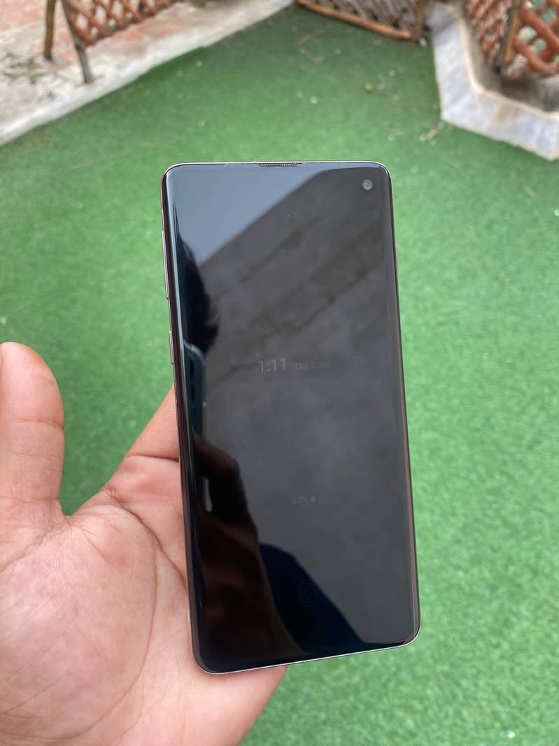 Samsung Galaxy S10 8/128Gb 1