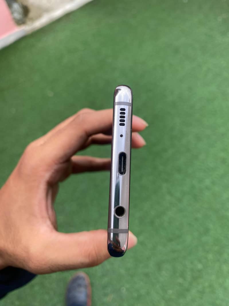 Samsung Galaxy S10 8/128Gb 2