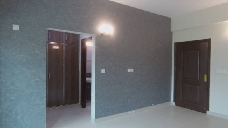 10 Marla Flat In Askari For rent At Good Location 1