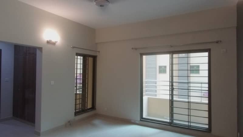 10 Marla Flat In Askari For rent At Good Location 5