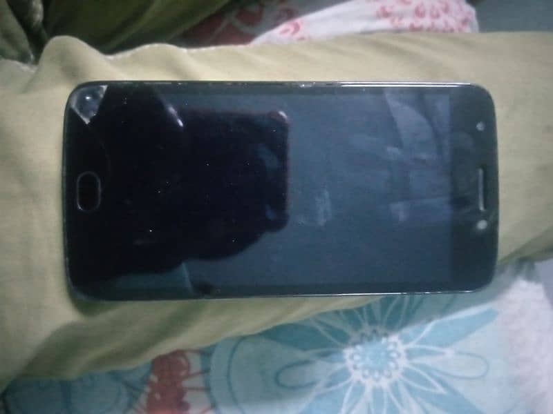 Moto e4 16gb PTA approved urgent sale need money 2