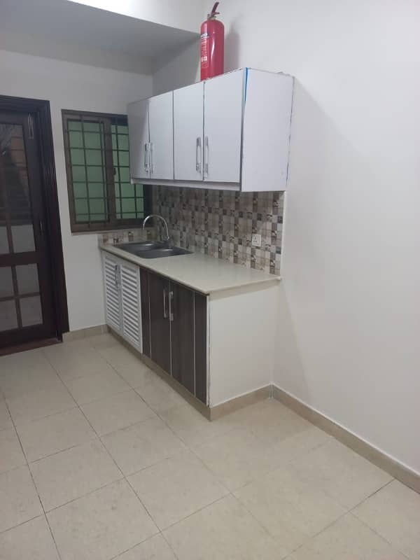 10 Marla Flat For rent In Askari 10 - Sector F 8