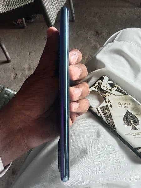 I'm selling oppo f17pro 8/128 in very good condition 03334084765 5