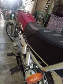 honda 125 self start five gear red color condition 10 / 10