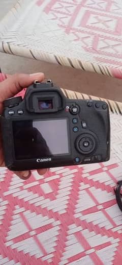 canon 6d full frame body in good condition exchnge posible