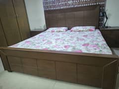 King bed with mattress