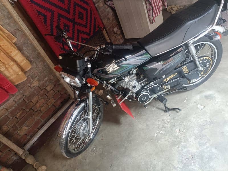 motorcycle CG. 125 1