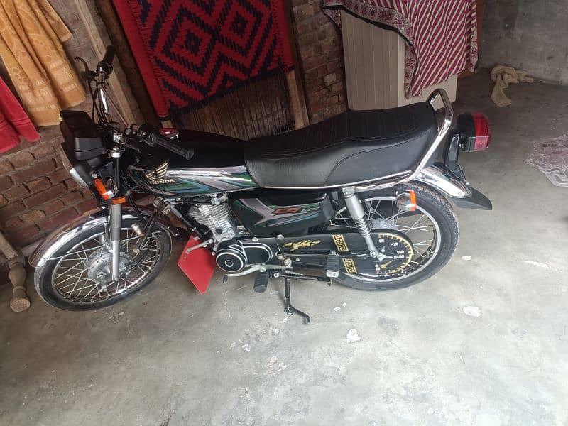 motorcycle CG. 125 4