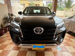 Toyota Fortuner V 2022