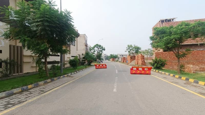 10 Marla On Ground Plot For Sale - In Etihad Town Phase 1 3