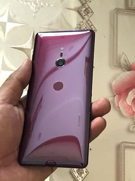 sonyxperia  xz3  9.5/10condition  pta approve 1