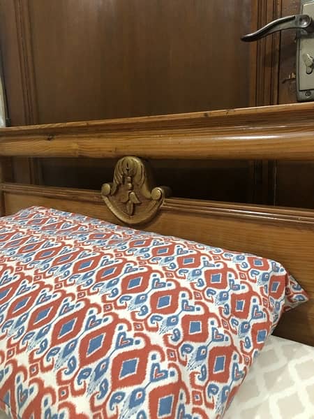 Hardwood Pine Cherry Single Bed with graceful finish, 1