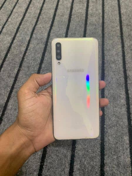 Samsung Galaxy A70 6RAM / 128GB 1