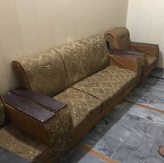 5 Seater sofa set with 2 small tables