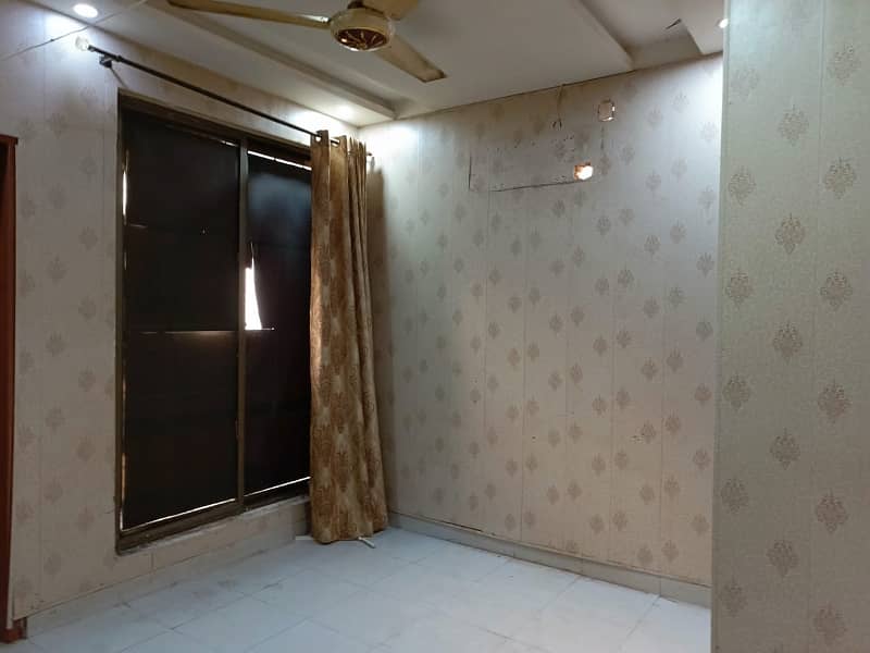 Cozy 1-Bedroom Apartment in Johar Town Phase 2, Block H3 6