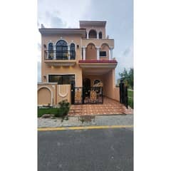 Luxury 5 Marla House In Etihad Town Phase 1