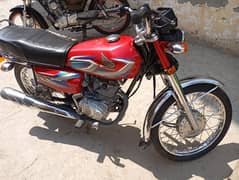 Honda 125 bilkul saaf bike ha