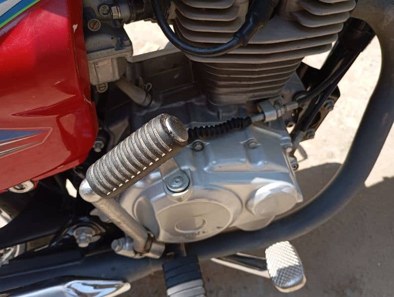 Honda 125 bilkul saaf bike ha 2