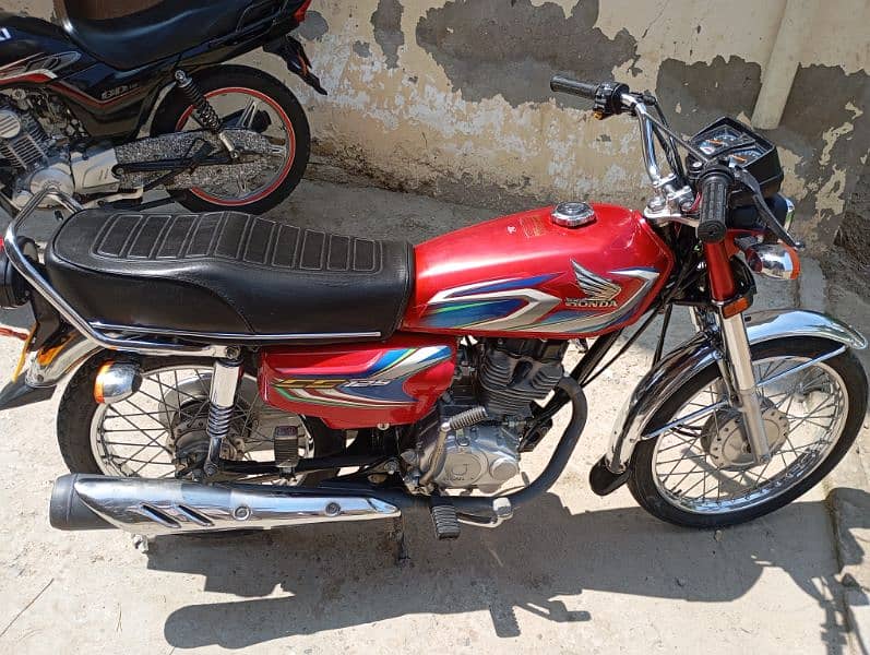 Honda 125 bilkul saaf bike ha 10