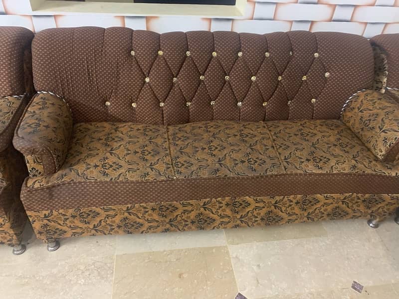 5 seater sofa set urgent sale 0