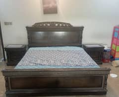 King bed set with 2 side tables, A cupboard and a Dressing table