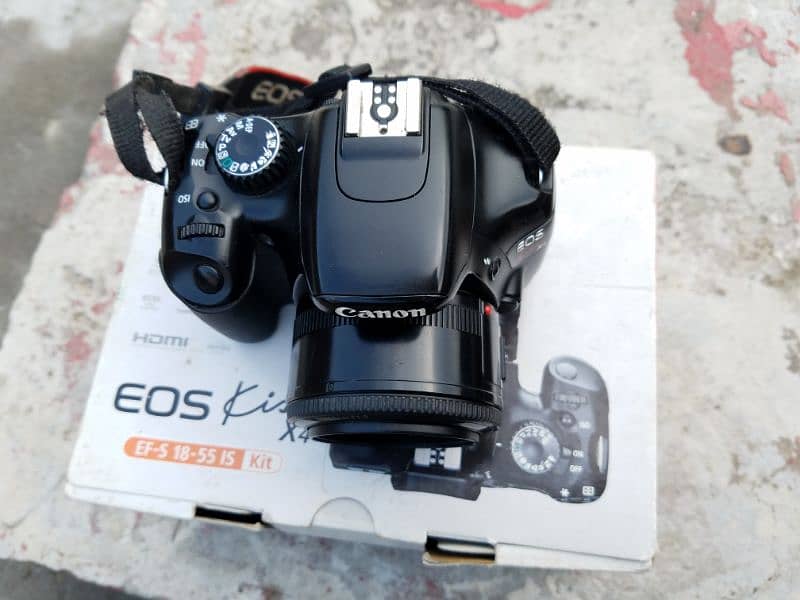 I'm selling my Canon 550D With 50MM 6