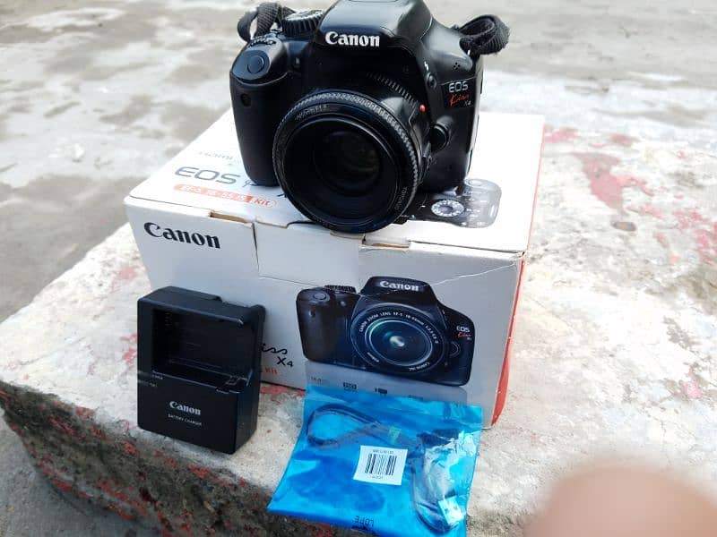 I'm selling my Canon 550D With 50MM 7