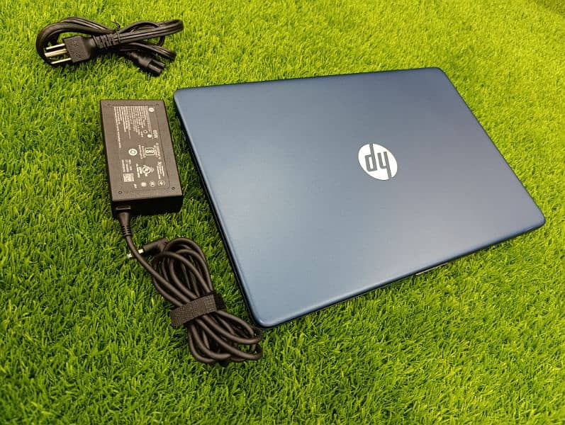 HP 15s,Core i5 11th Gen. intel iris Xe,8GB RAM,256GB SSD 6