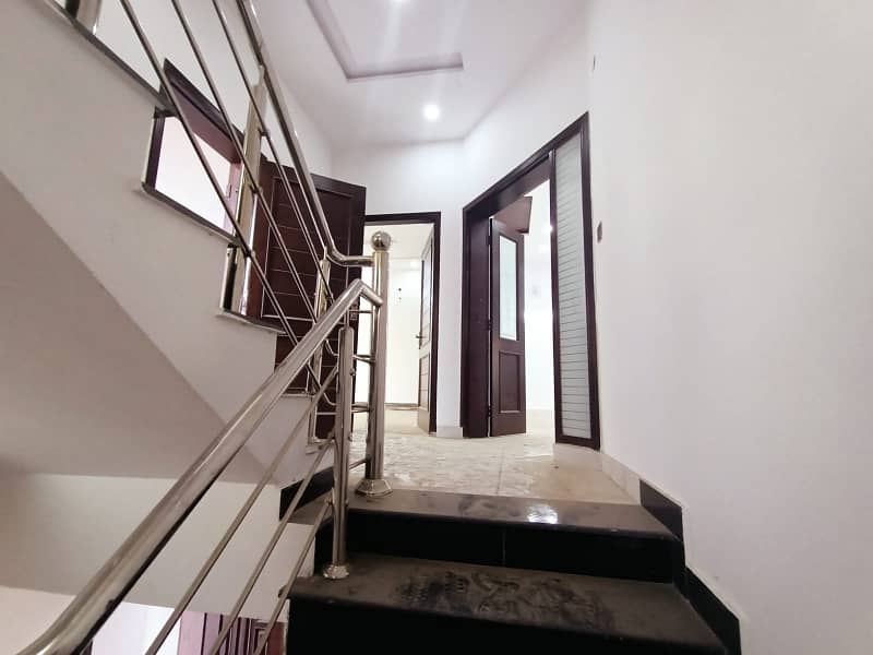 Prime Location 10 Marla House For rent In EME Society - Block J Lahore 1