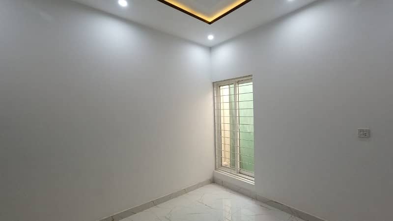 Prime Location 10 Marla House For rent In EME Society - Block J Lahore 4