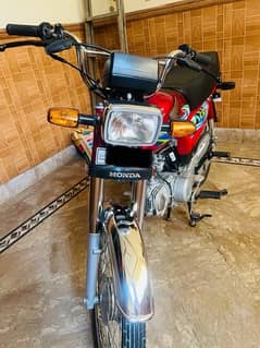 honda cd70 in lush condition