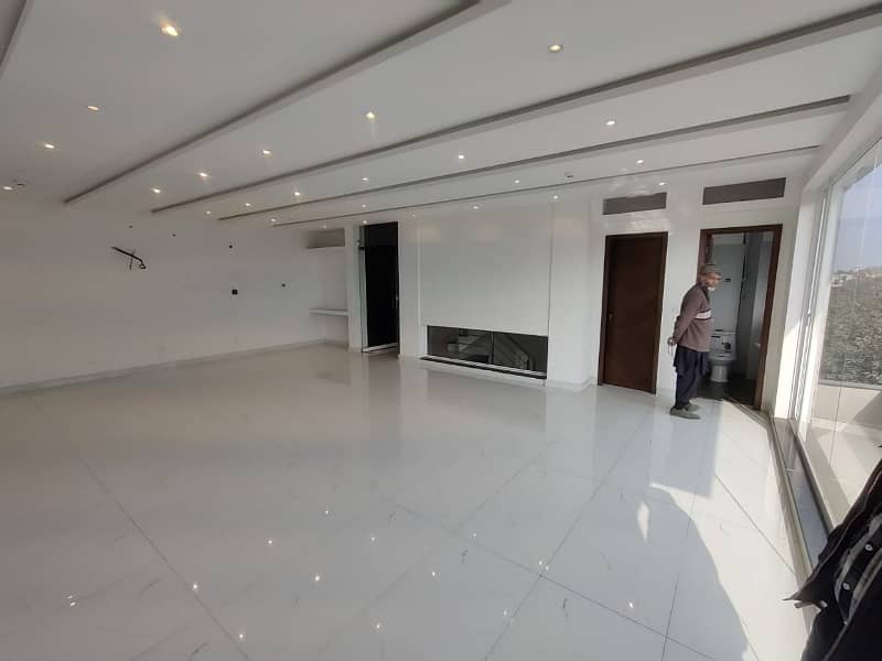 4 MARLA OFFICE WITH ELEVATOR INSTALLED FOR RENT IN DHA PHASE-5 0