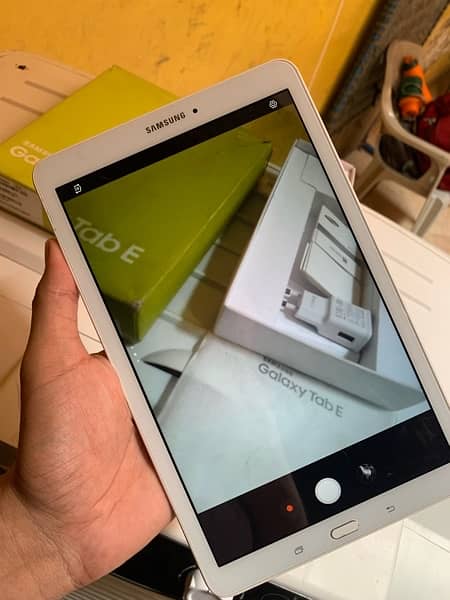 Samsung Tab E  10/10 condition 5