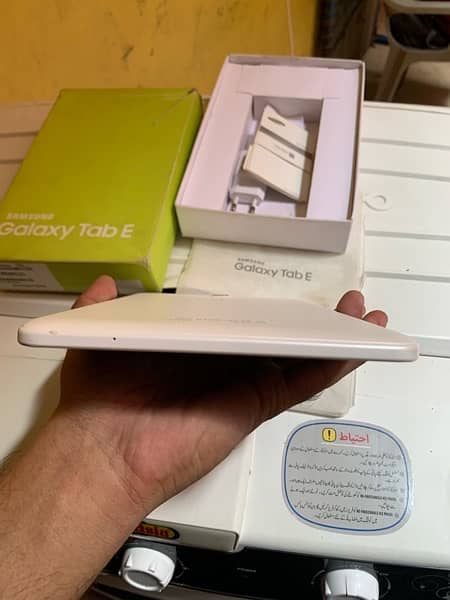 Samsung Tab E  10/10 condition 7