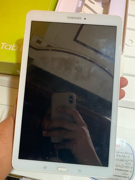 Samsung Tab E  10/10 condition 8